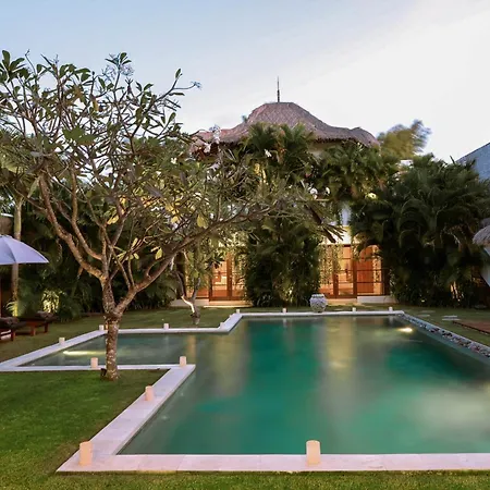 Villa Chocolat Seminyak Exterior photo